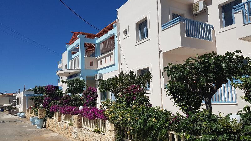 Blue Sky Hotel Apts Gúvesz Kültér fotó